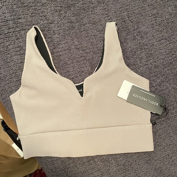 Body Language! - Picture 2 of 5